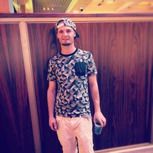 Meet your Posher, Derek